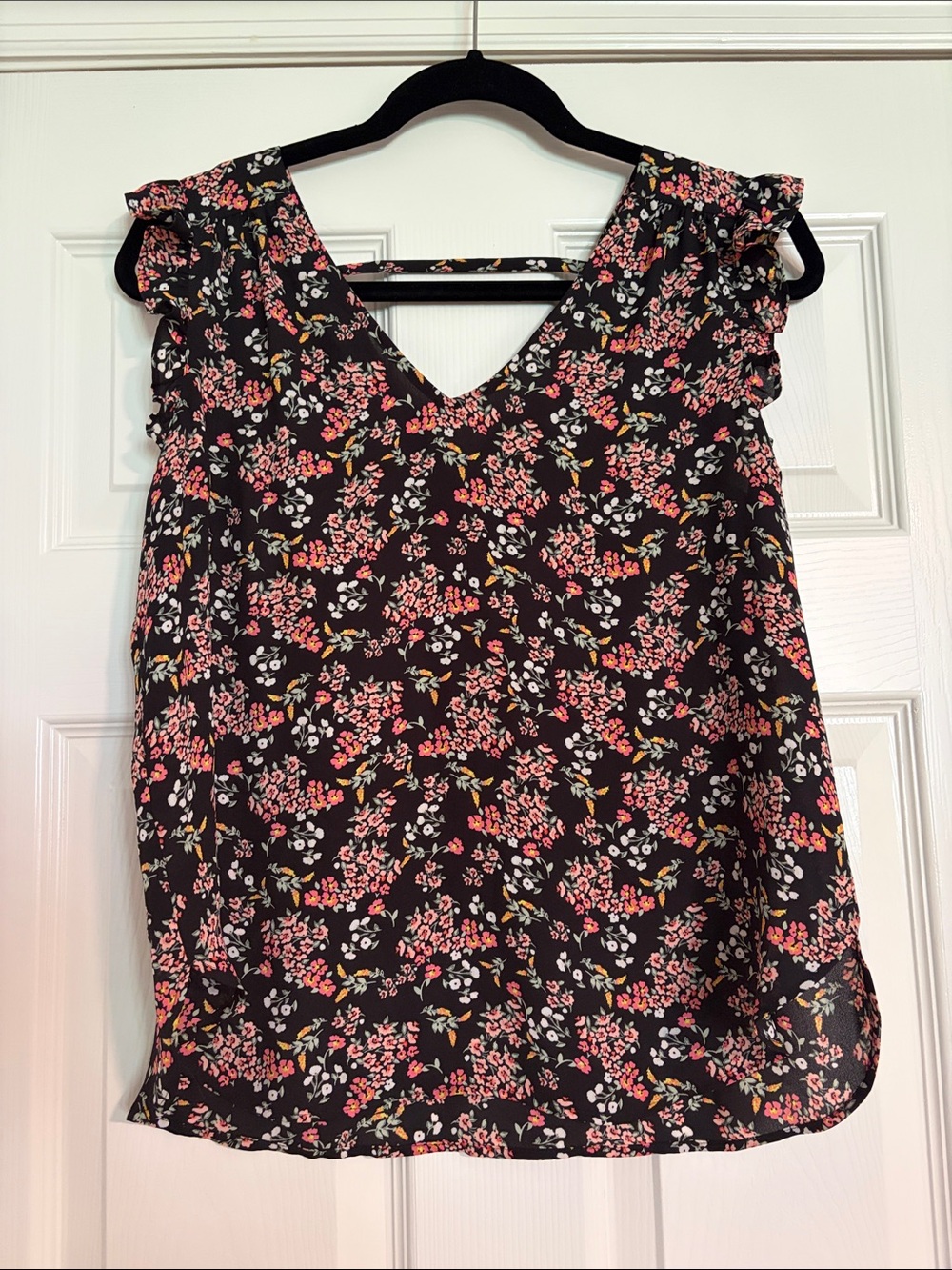 LOFT Womens Black Floral V-Neck Flutter Sleeve Top